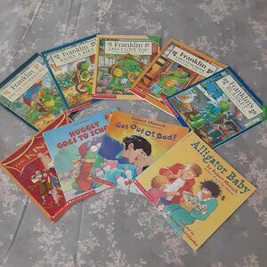 Asst books by Scholastic (9) books